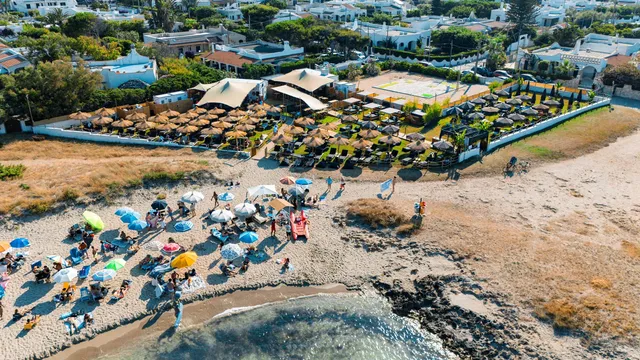 Spiaggia e spazi all’aperto di Cala 20